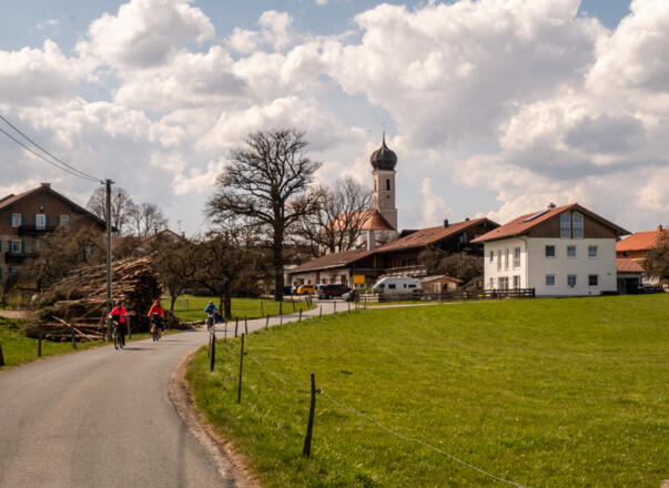 Kleinhöhenkirchen - mit der Einkehr Mangfalltalalm
