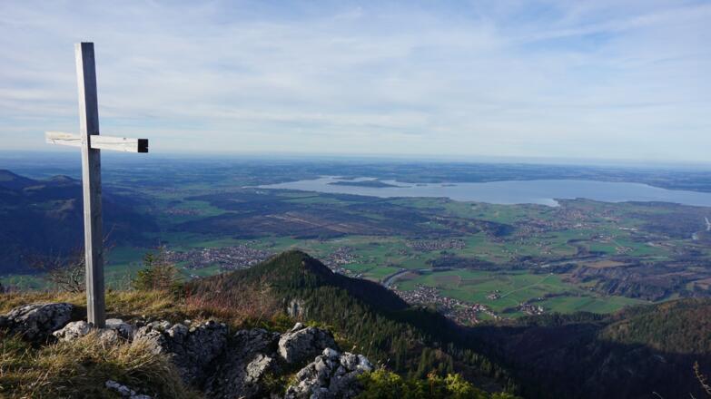 Sicht auf den kompletten Chiemsee von der Zwölferspitz