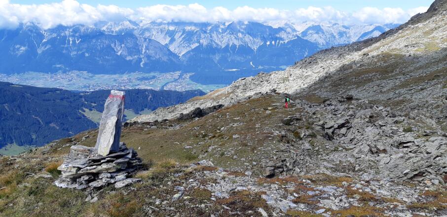 ... weitläufigen Westhänge des Voldertals.