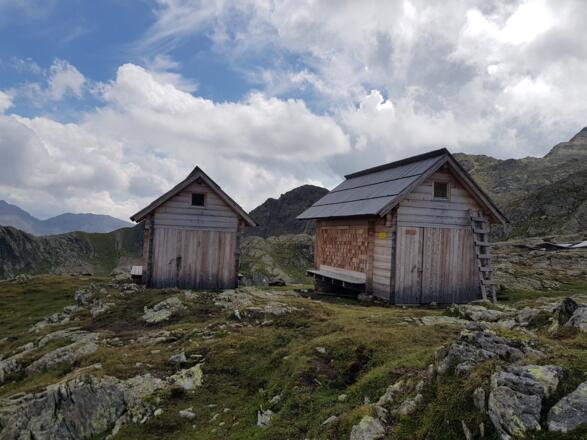 die zwei Biwaks oberhalb des Schwarzsees