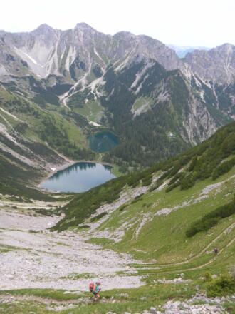 Tiefblick zum Soiernsee aus dem Karanstieg zur Jägersruh
