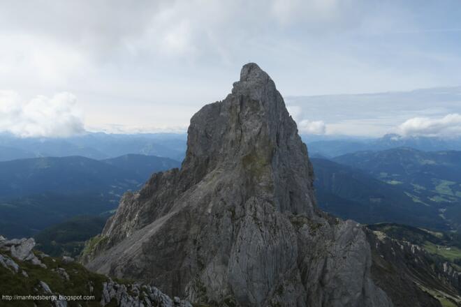 Die Große Bischofsmütze dominiert hier natürlich, aber nicht bei mir. Ich freue mich wieder mal riesig einen schwierigen Gipfel geschafft zu haben