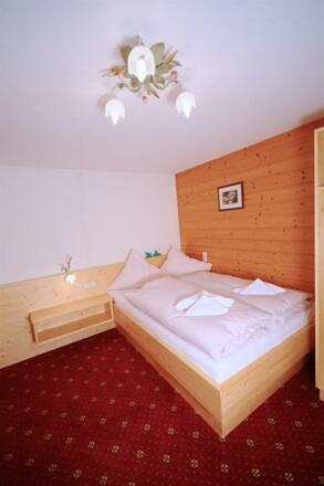 2 Schlafzimmer von FW Pratinu