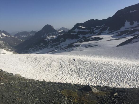 Blick von der Vermundscharte über den Vermundgletscher Richtung Wiesbadener Hütte