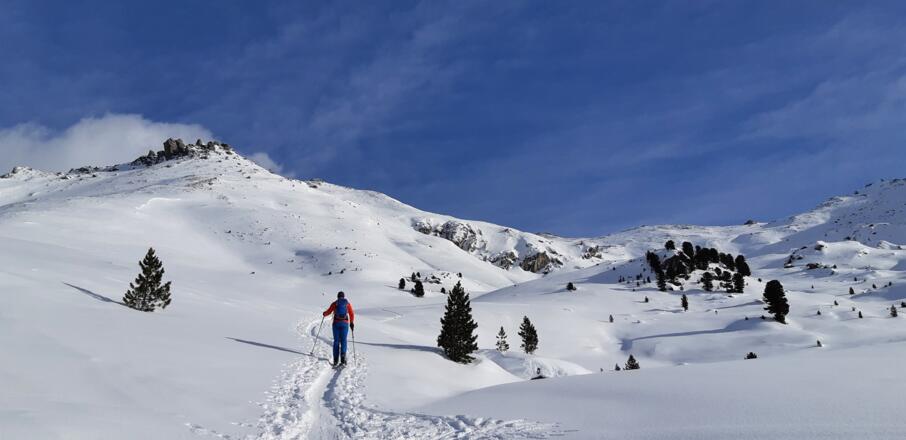 Links die Eiskarspitze, rechts die Torspitze, dazwischen das Eiskarjoch.