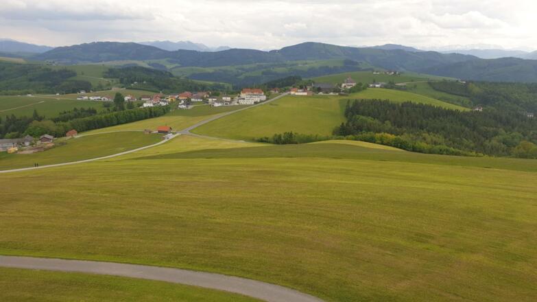 Aussicht von der Elisabethwarte auf die Ortschaft Kürnberg