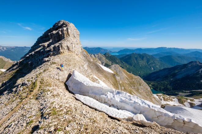 Noch bis in den Juli können am Kamm Schneefelder liegen