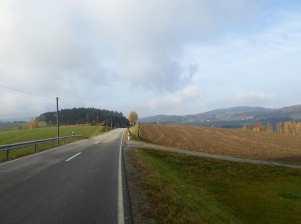 An der SR43 geht es entlang