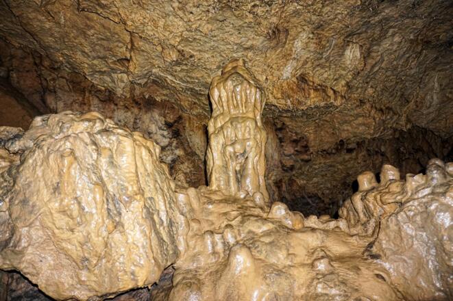 Großer Stalagmit in der Schönsteinhöhle