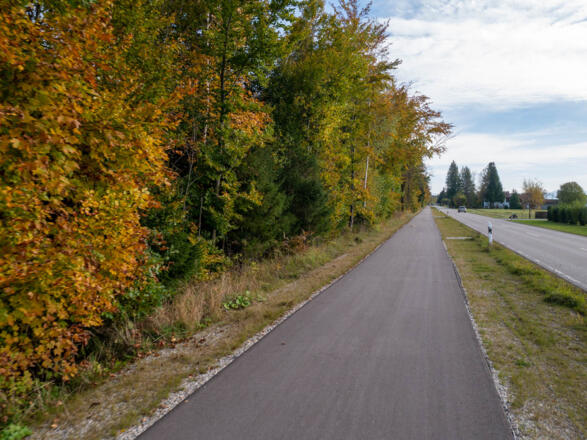 auf dem neuen Radweg