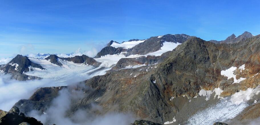 Stubaier Eisriesen hinter dem Bechergrat