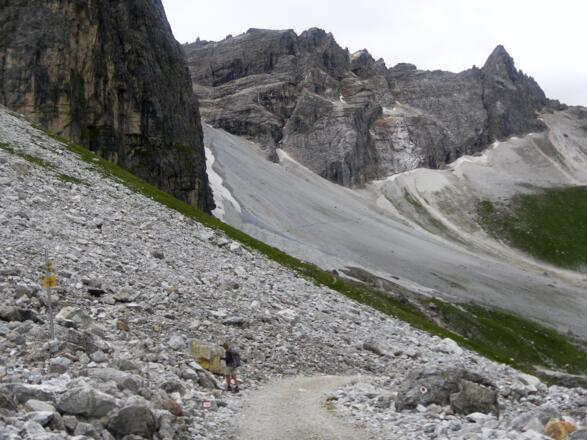 Geröllreisenquerung zum Sandesjöchl