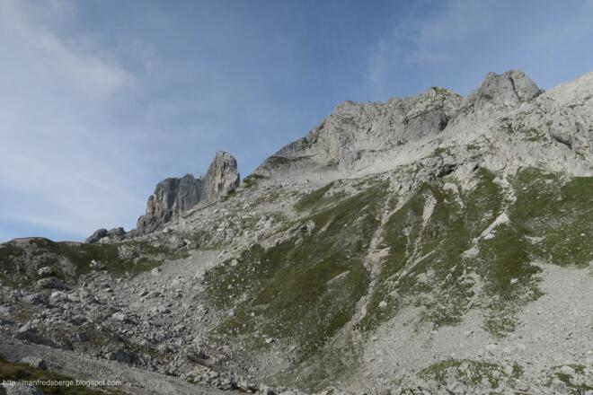 Und auch mein Ziel heute, die Armkarwand. Links erscheint die Bischofsmütze kleiner