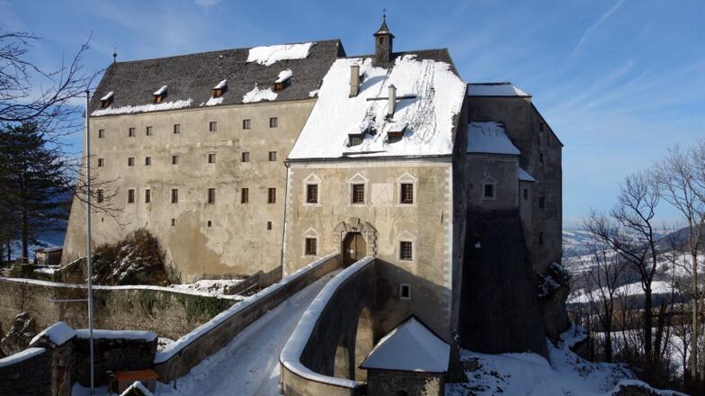 Burg Altpernstein 800m