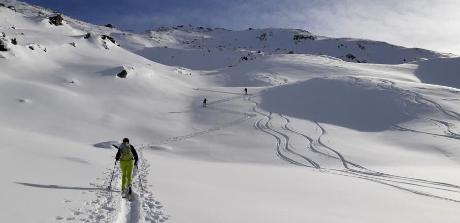 Noch halten wir direkt auf die steilen Nordosthänge der Torspitze zu.