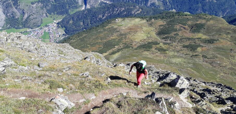 Toller Tiefblick auf Huben und das Hahlkogelhaus.