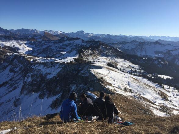 Blick vom Gipfel Richtung Gävisalpe