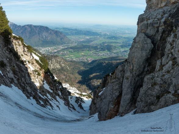 Blick aus der Rinne auf das Land