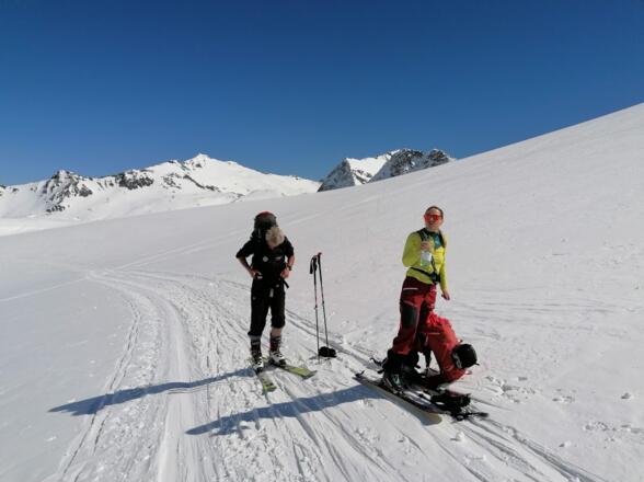 Kurze Rast am Ochsenkarkees. Blick zum Mölltalergletscher
