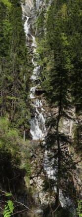 Großer Wasserfall