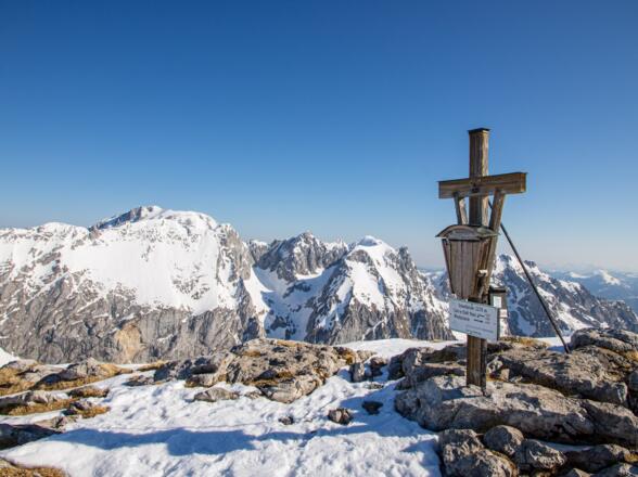 Gipfelkrez des "Schneiber" mit Brett und Göll im Hintergrund