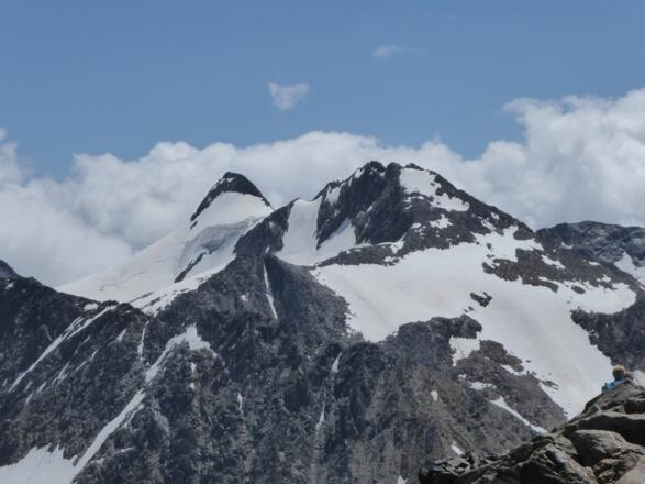 Unser Ziel - das Zuckerhütl (links)