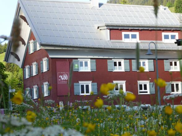 Haus No. 60 Außenansicht Sommer