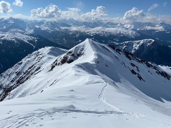 Blick zurück auf den Kamm zur Vennspitze.