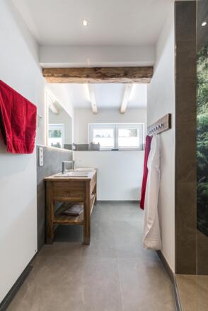 Bad Nr. 2 von gesamt 2 (im 2. Stock)