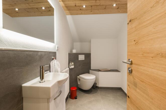 WC 1 von gesamt 3 (1. Stock)