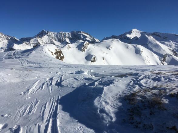 Im Antlitz der hohen Berge ist der Roßgrubenkofel bald erreicht.