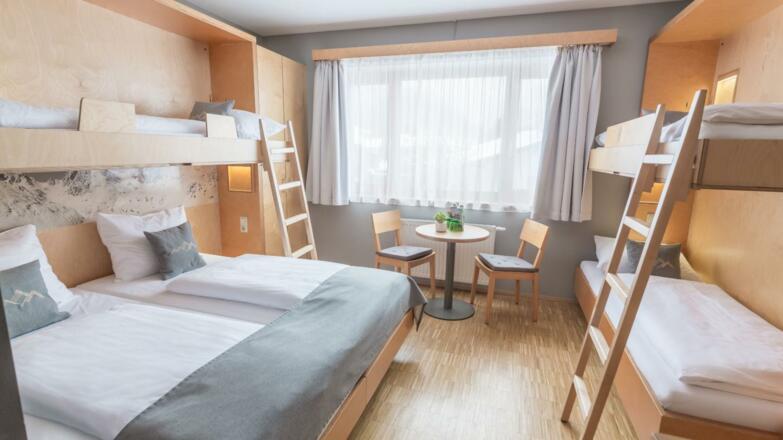 vierbettzimmer-jufa-hotel-montafon-1440x810