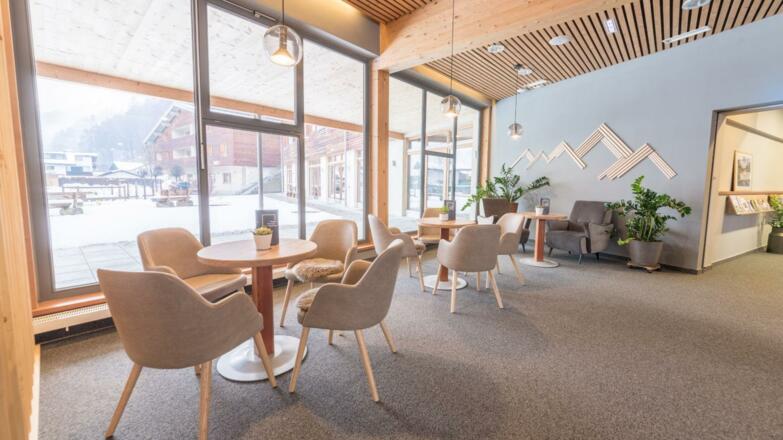 jufa-hotel-montafon-lobby-1440x810