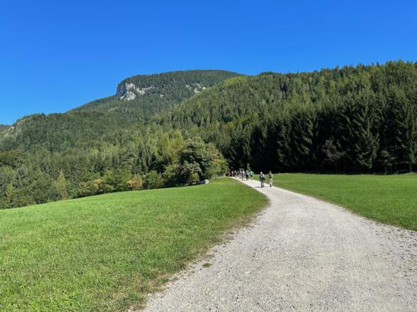 Am lăsat în urmă casele, ne așteaptă muntele