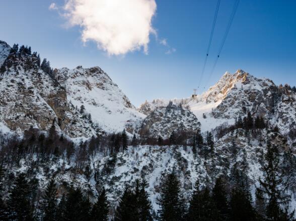 von weitem ist schon die Bergstation zu erkennen