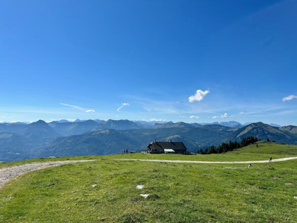 Panorama ni se dezvăluie