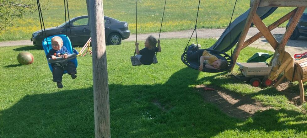 Schaukeln und Rutschen
