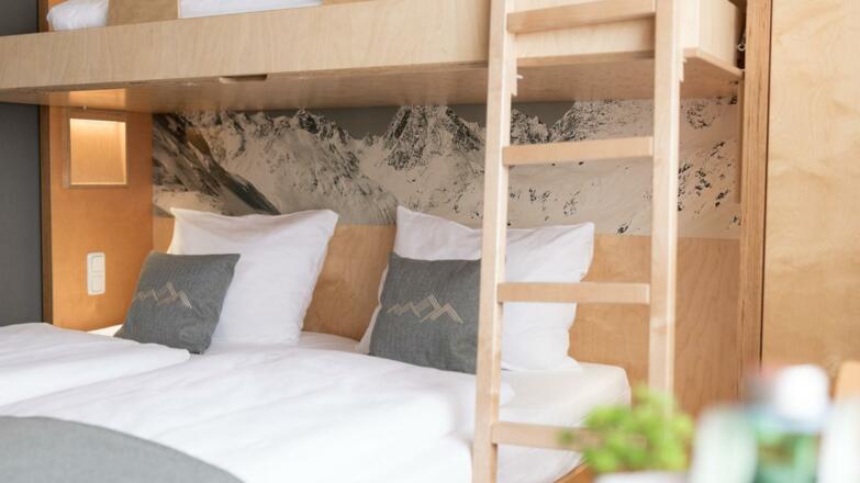 ff3-bettdecke-polster-leiter-jufa-hotel-montafon-2