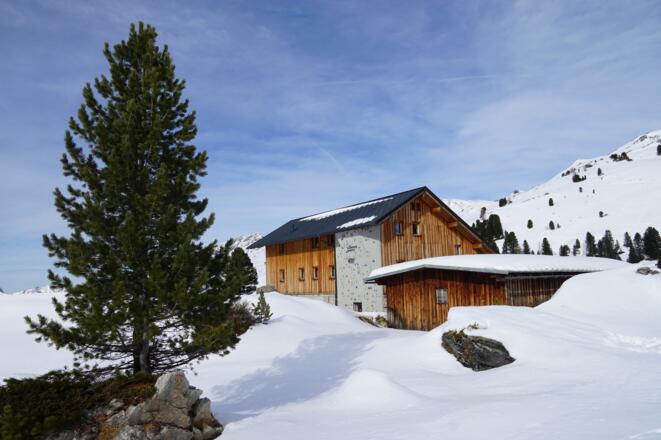 Winterliches Idyll: Die Lizumer Hütte