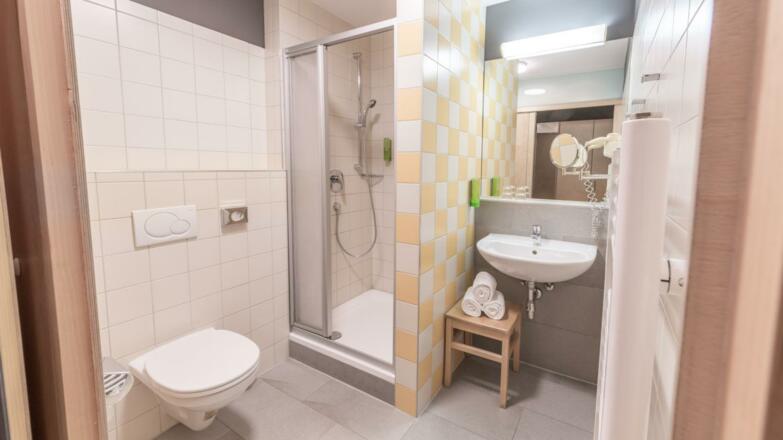 badezimmer-jufa-hotel-montafon-1440x810