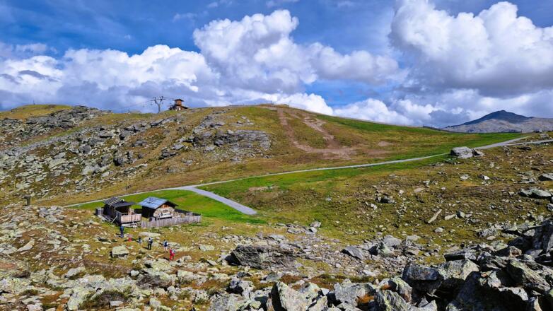 Fritz-Anker-Steig: Blick auf die "Schaferhütte" & den Schartenkogel-Lift