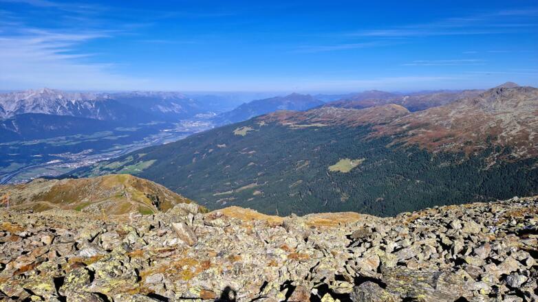 Blick vom Fritz-Anker-Steig (Nähe Glungezer-Hütte) in das Voldertal und Unterinntal