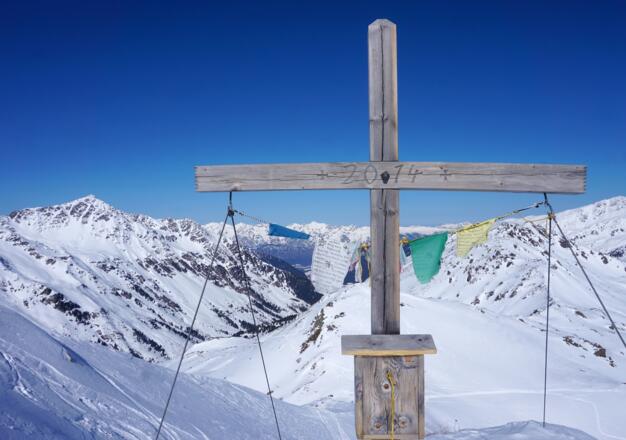 Gipfelkreuz der Mölser Sonnenspitze