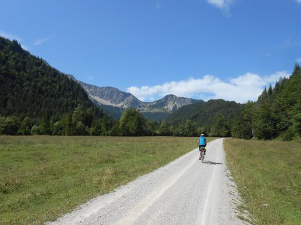 Fahrradtouren ohne große Steigungen im Leitzachtal oder anspruchsvolle Touren mit dem Mountainbike in den Bergen
