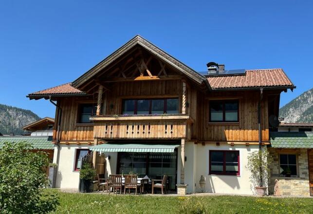 Landhaus Lignum - Südseite mit Terrasse, Balkon und Garten