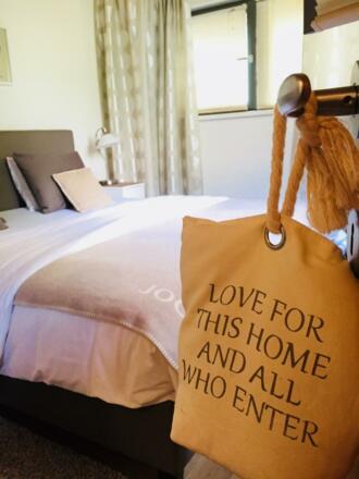 FA6ABBA7-8996-48AD-B88F-792562FB917E_1_105_c