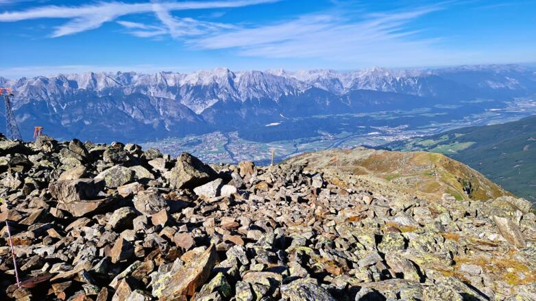 Blick vom Fritz-Anker-Steig auf das Tulfein-Jöchl, Schartenkogel, Inntal und das Karwendel