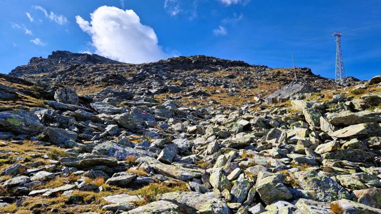 Fritz-Anker-Steig mit Blick auf die Materialseilbahn des Österreichischen Bundesheeres