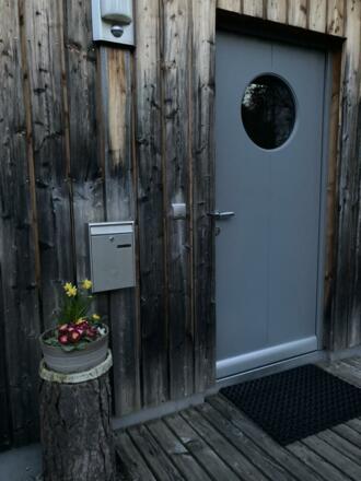 38C381C1-DF2D-4035-9A38-5C4465448A50_1_105_c