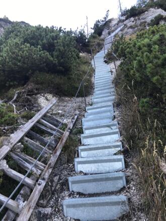 die Treppe von unten
